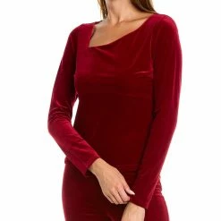 Brand new 🎉 women Nicole Miller Velvet Top 🎉